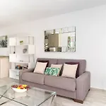 Moderne Mit Meerblick Und Pool By Interhome