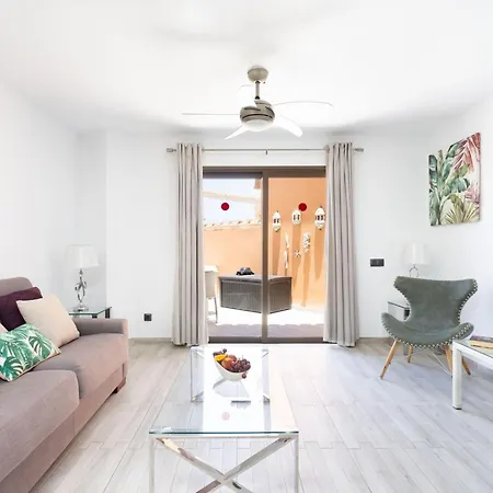 Moderne Mit Meerblick Und Pool By Interhome דירה *