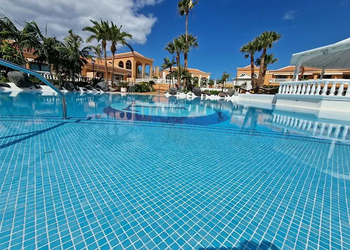 Moderne Mit Meerblick Und Pool By Interhome Apartman
